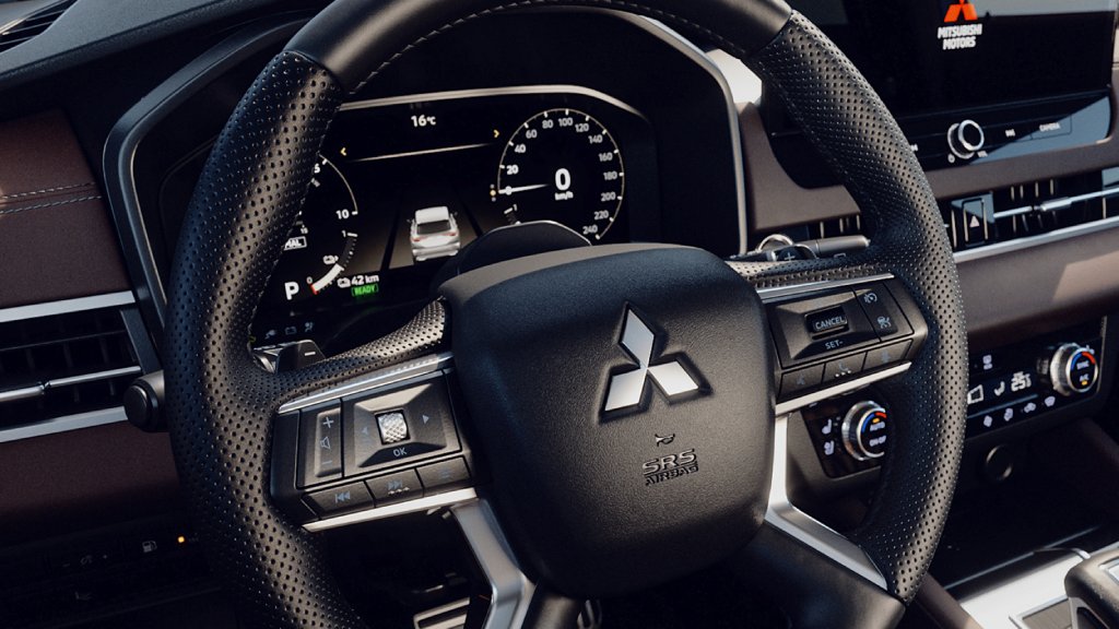 Nové Mitsubishi OUTLANDER PHEV - sledování pozornosti řidiče