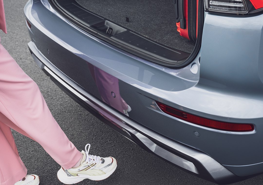 Nové Mitsubishi OUTLANDER PHEV - elektricky ovládané páté dveře