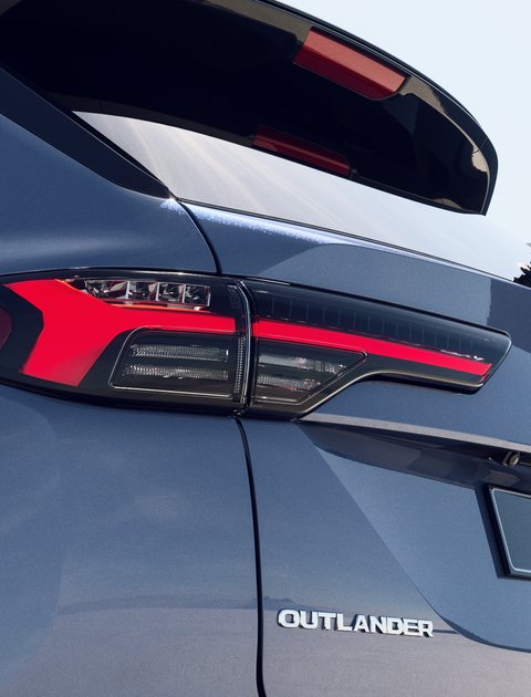 Nové Mitsubishi OUTLANDER PHEV - zadní sdružená LED světla