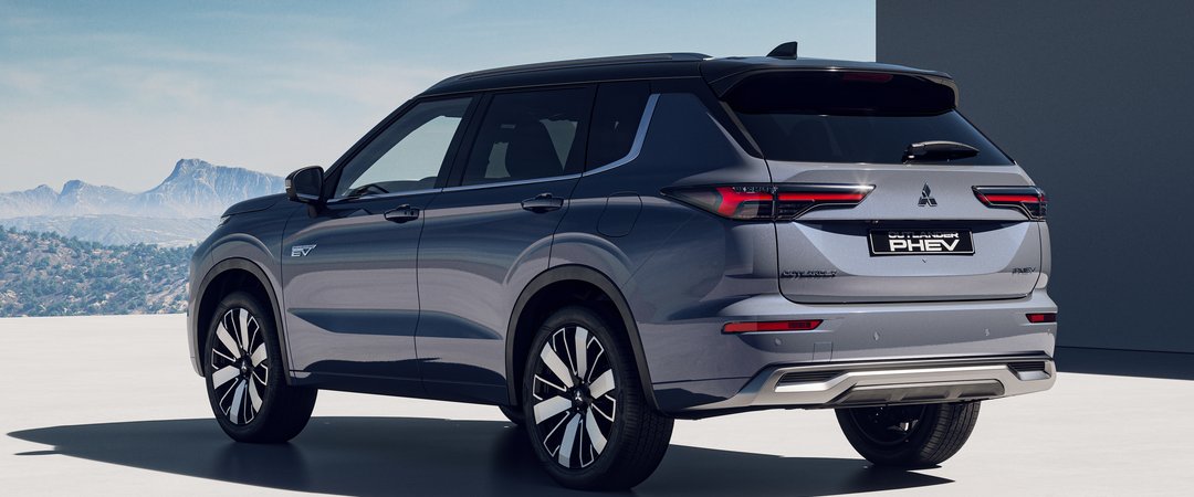 Nové Mitsubishi OUTLANDER PHEV 4X4 - zadní část
