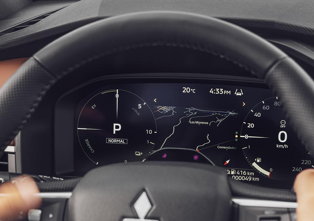 Nové Mitsubishi OUTLANDER PHEV - digitální přístrojový štít