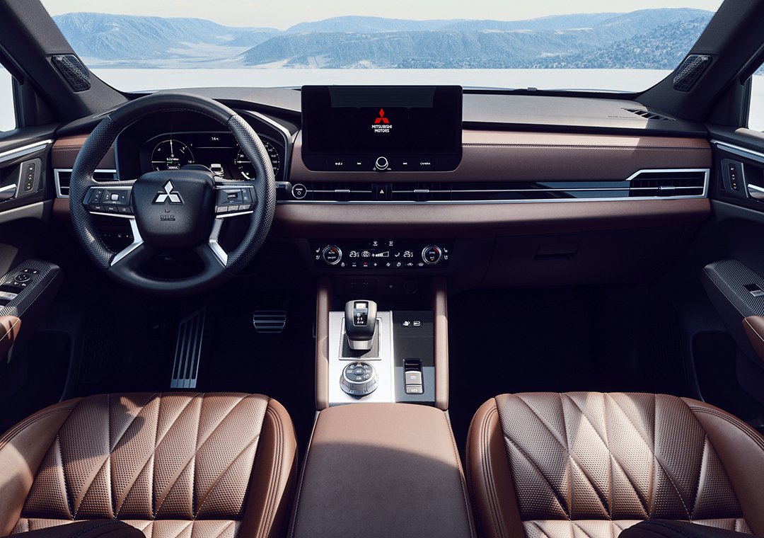 Nové Mitsubishi OUTLANDER PHEV - palubní deska