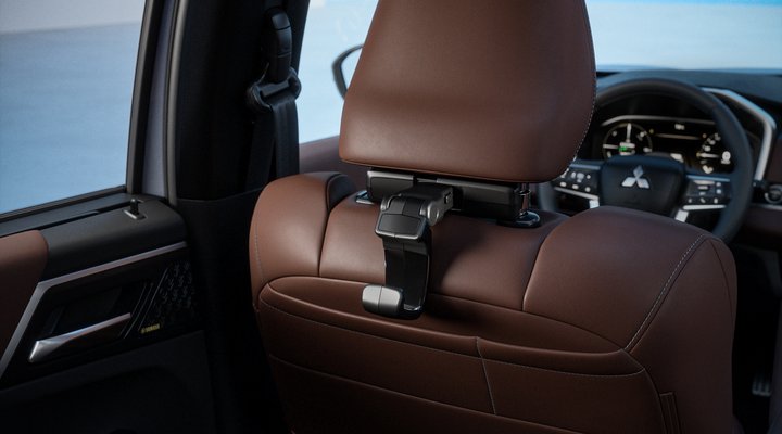 Nové Mitsubishi OUTLANDER PHEV - háček na zavěšení předmětů