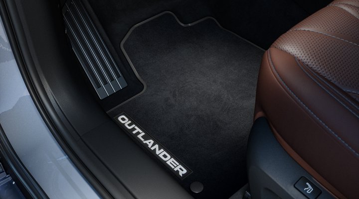 Nové Mitsubishi OUTLANDER PHEV - sada textilních koberců