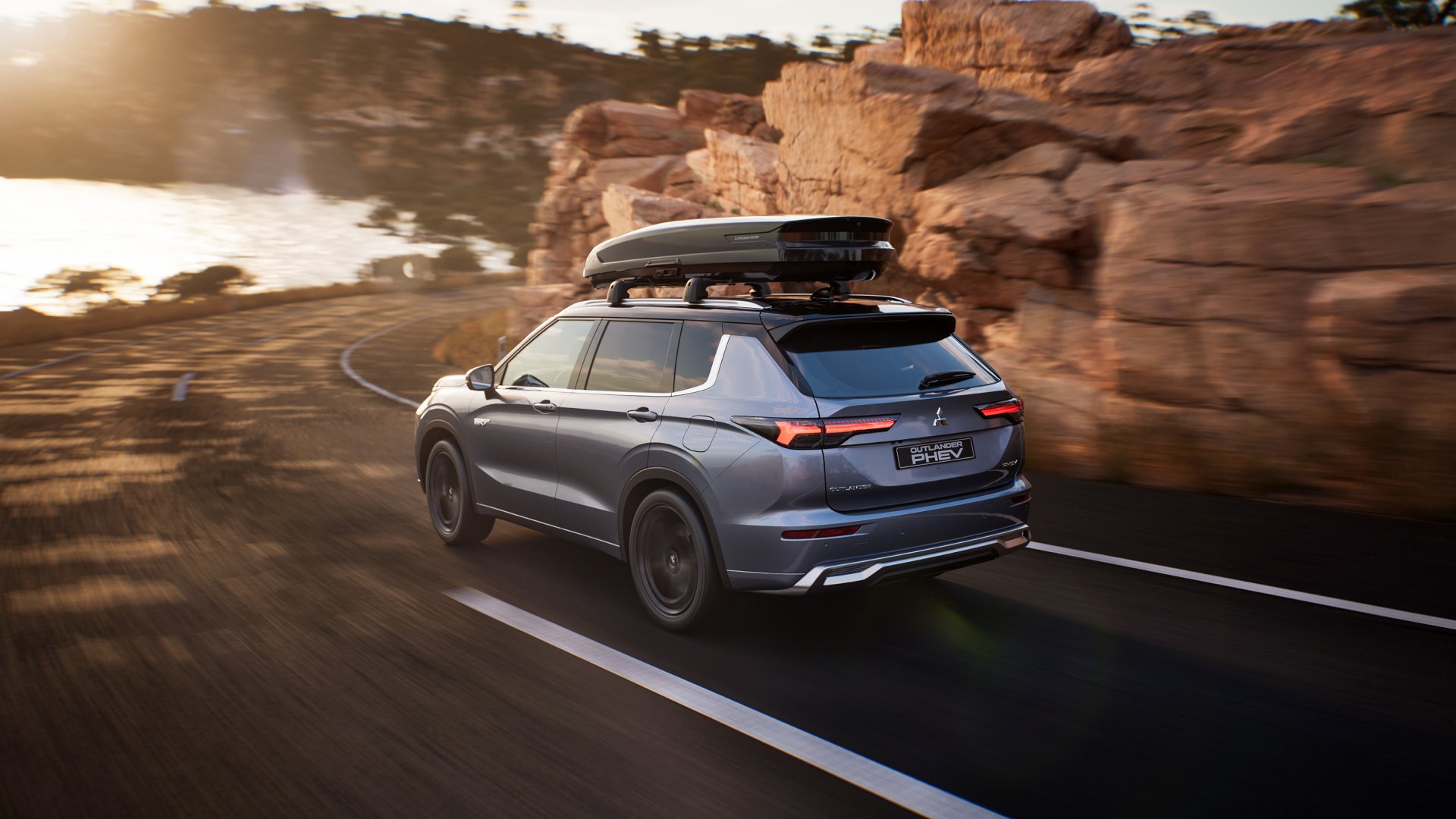 Mitsubishi Outlander PHEV 25 let - nižší provozní náklady