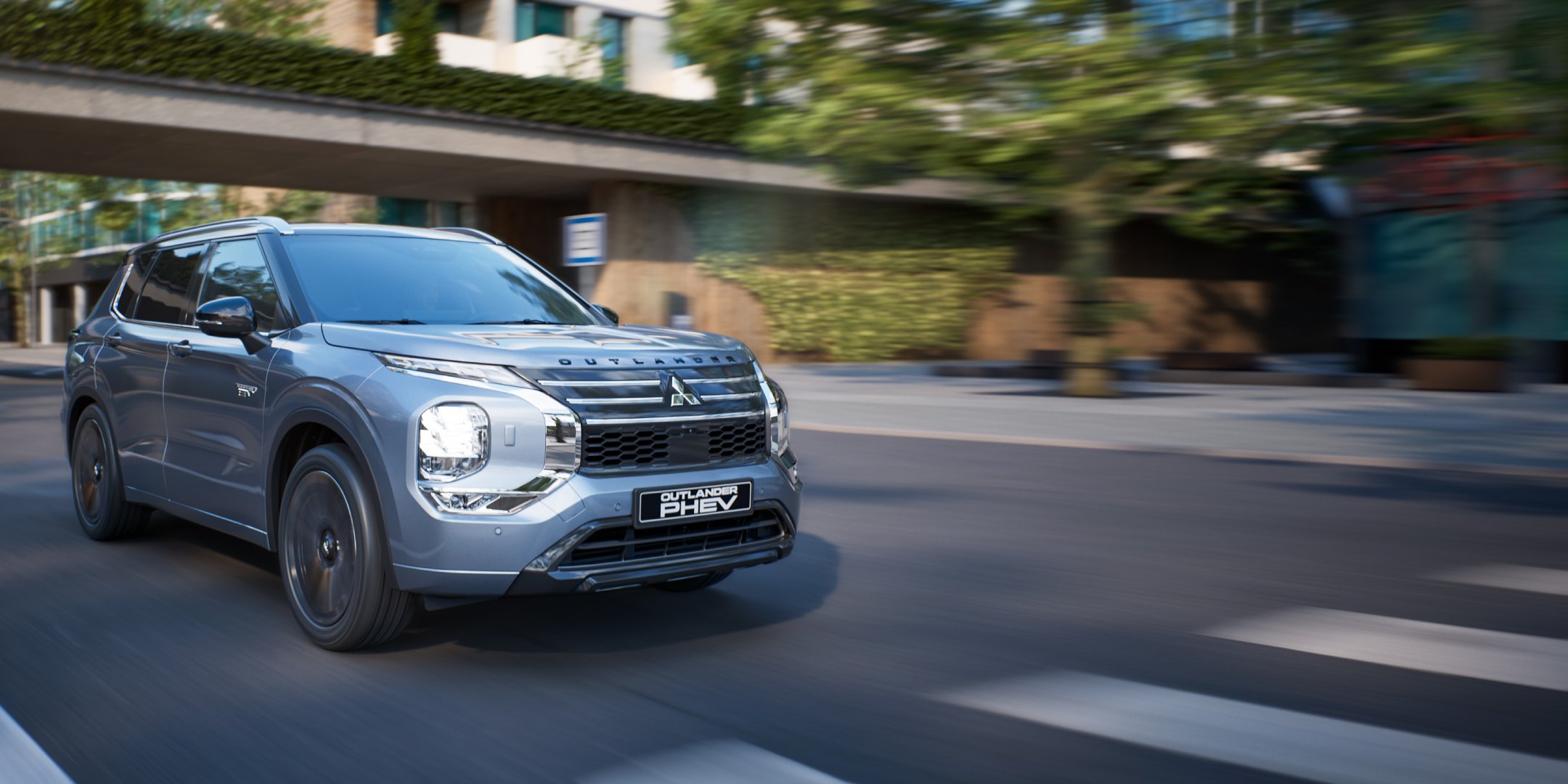 Mitsubishi Outlander PHEV 25 let - přínosy PHEV pohonu