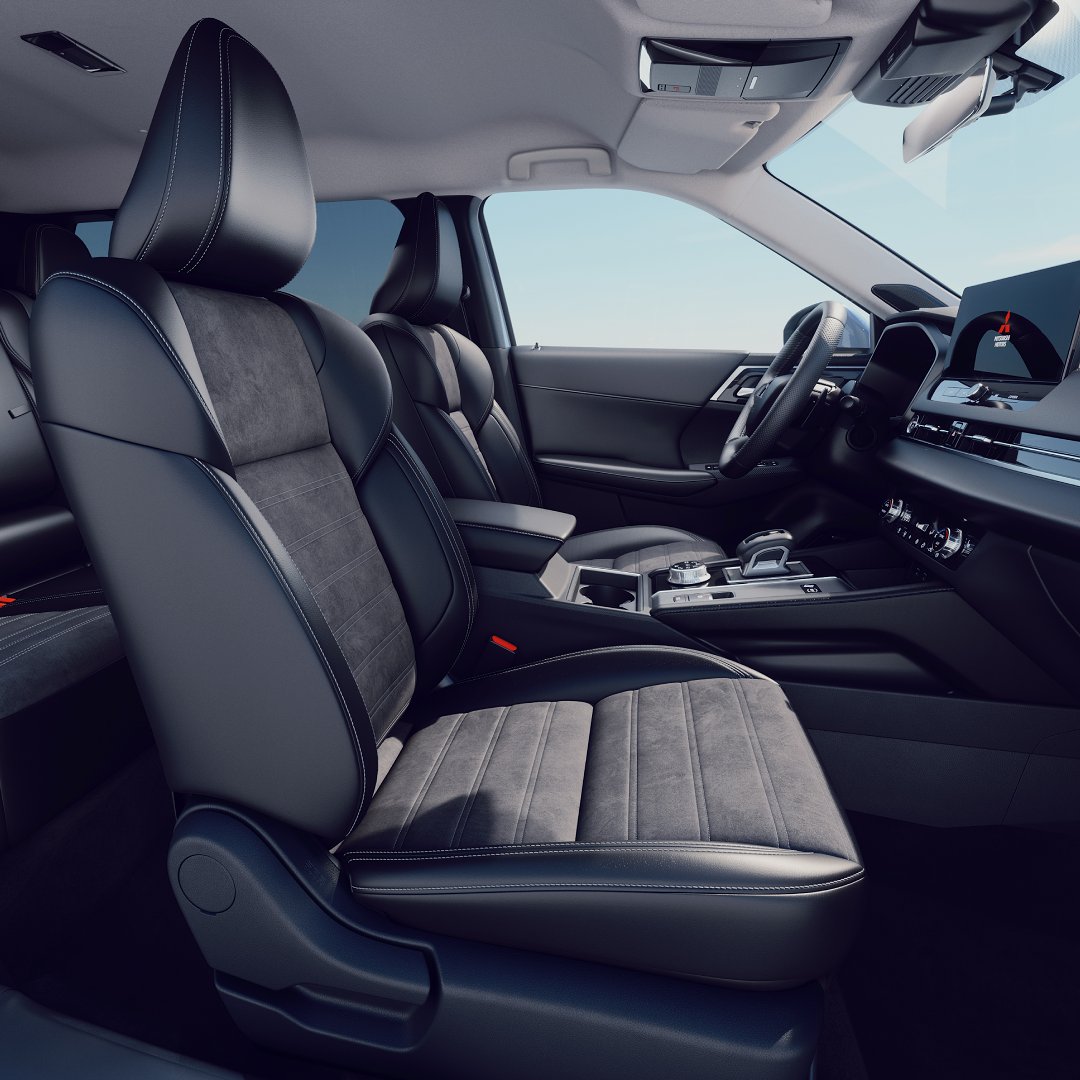 Mitsubishi Outlander PHEV 25 let - tichá jízda